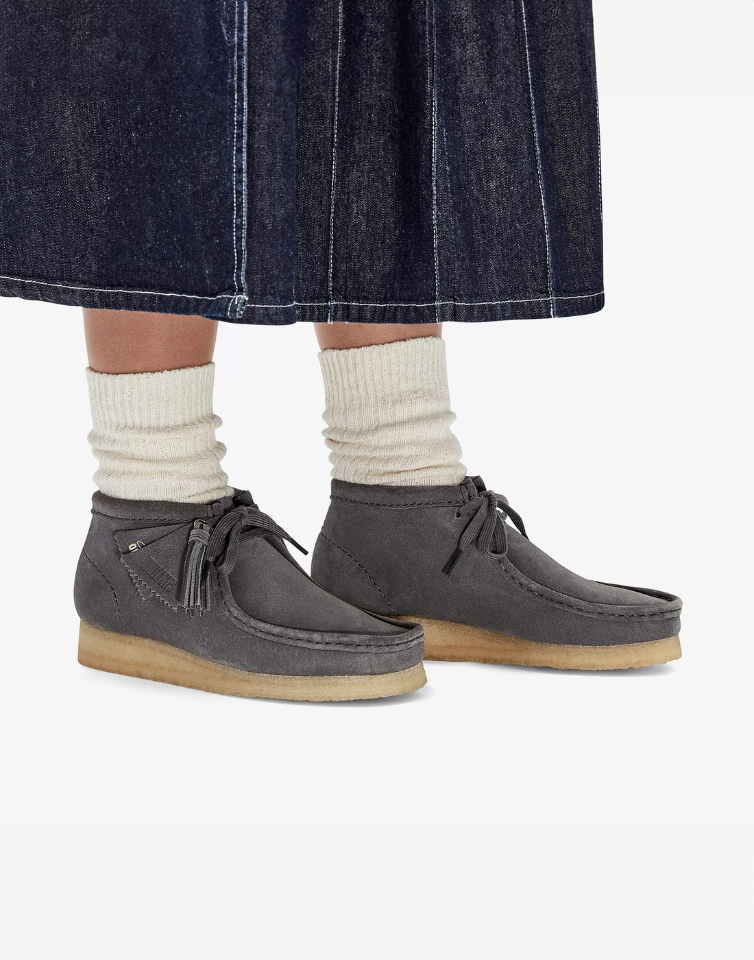 CLARKS Polacchine Wallabee Boot in Camoscio Grigio/Blu