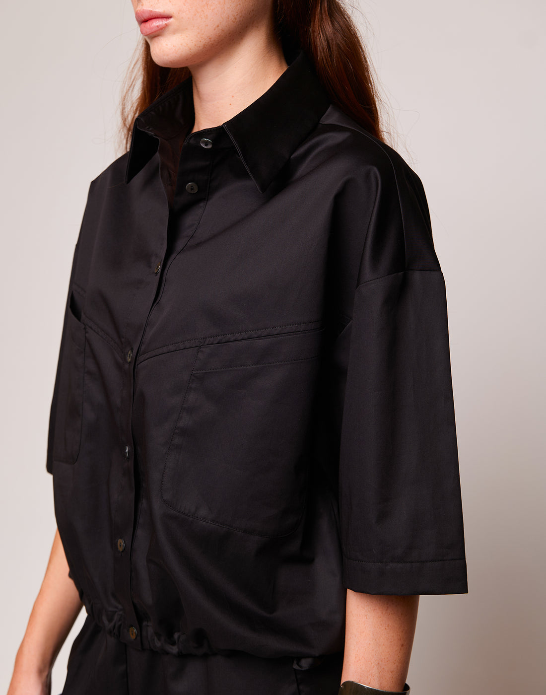 DOUUOD Camicia Cropped con Coulisse in Popeline Satin Nero