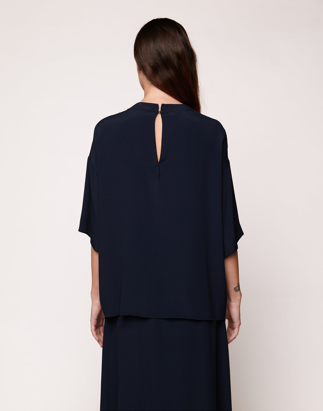 DOUUOD T-shirt in Crepe de Chine Navy Blu