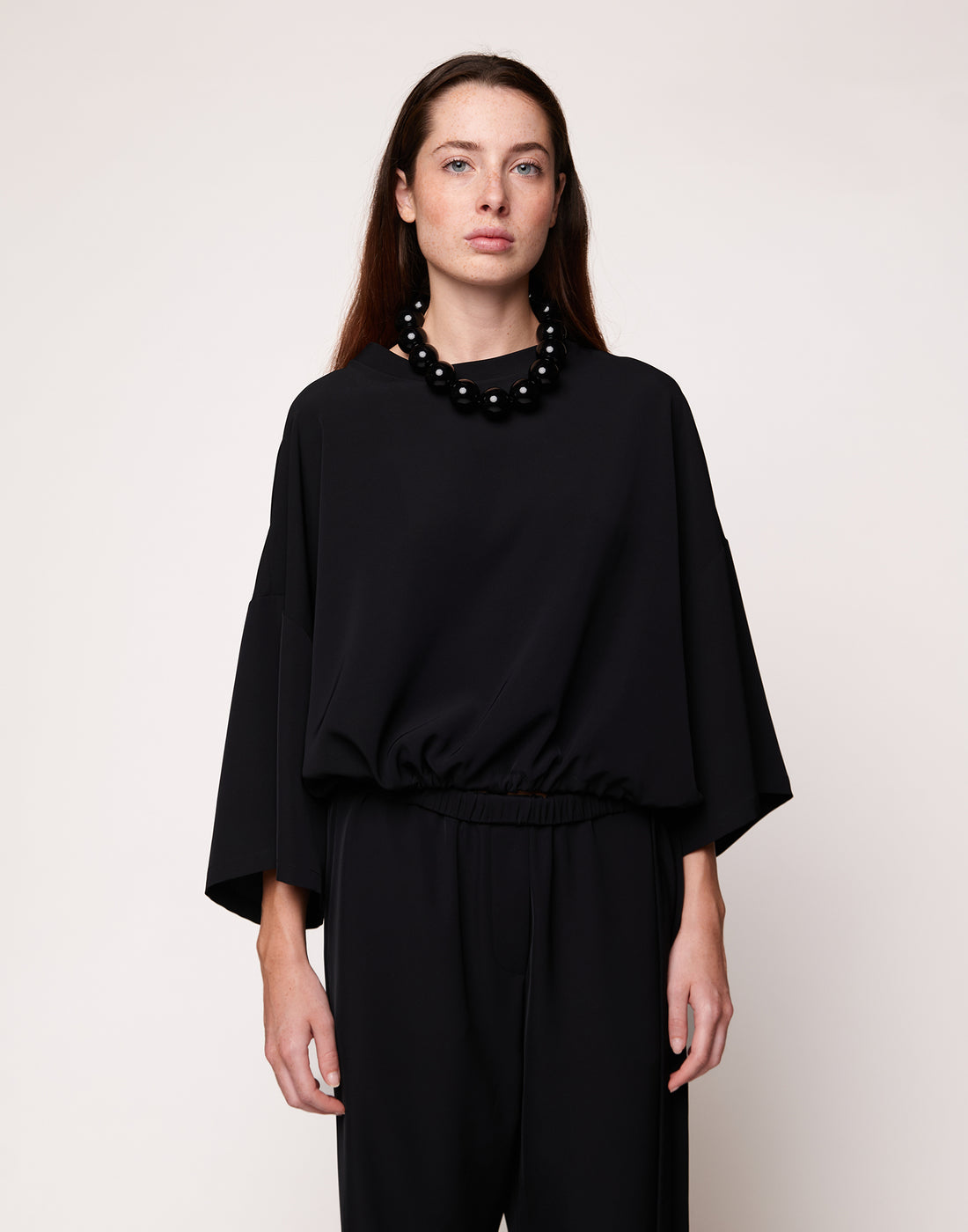 DOUUOD Blusa Girocollo in Cady Fluido Nero