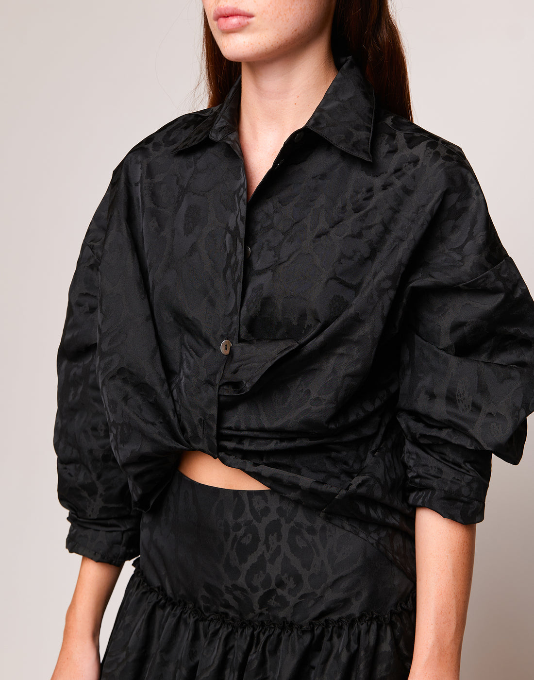 DOUUOD Camicia Boxy in Taffetas Jacquard Maculato Nero