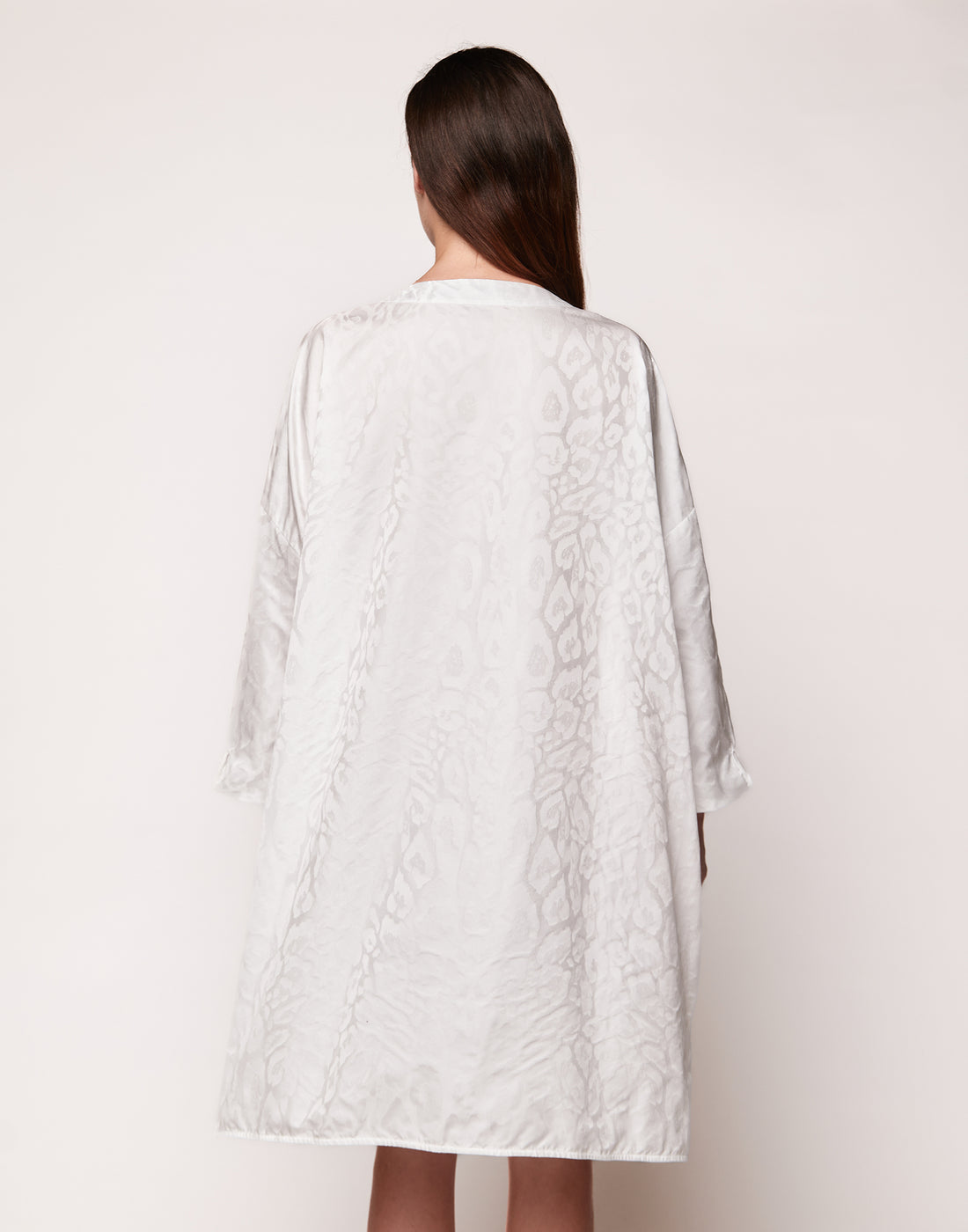 DOUUOD Abito Ampio a Sacchetto in Taffetas Jacquard Maculato Off White